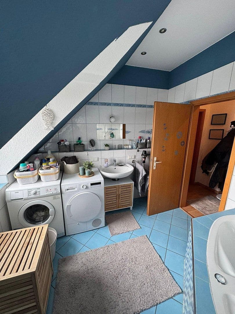 Prodej domu 274 m², pozemek 406 m², Wuppertal, Severní Porýní-Vestfálsko Prodej domu 274 m², pozemek 406 m², Wuppertal, Severní Porýní-Vestfálsko