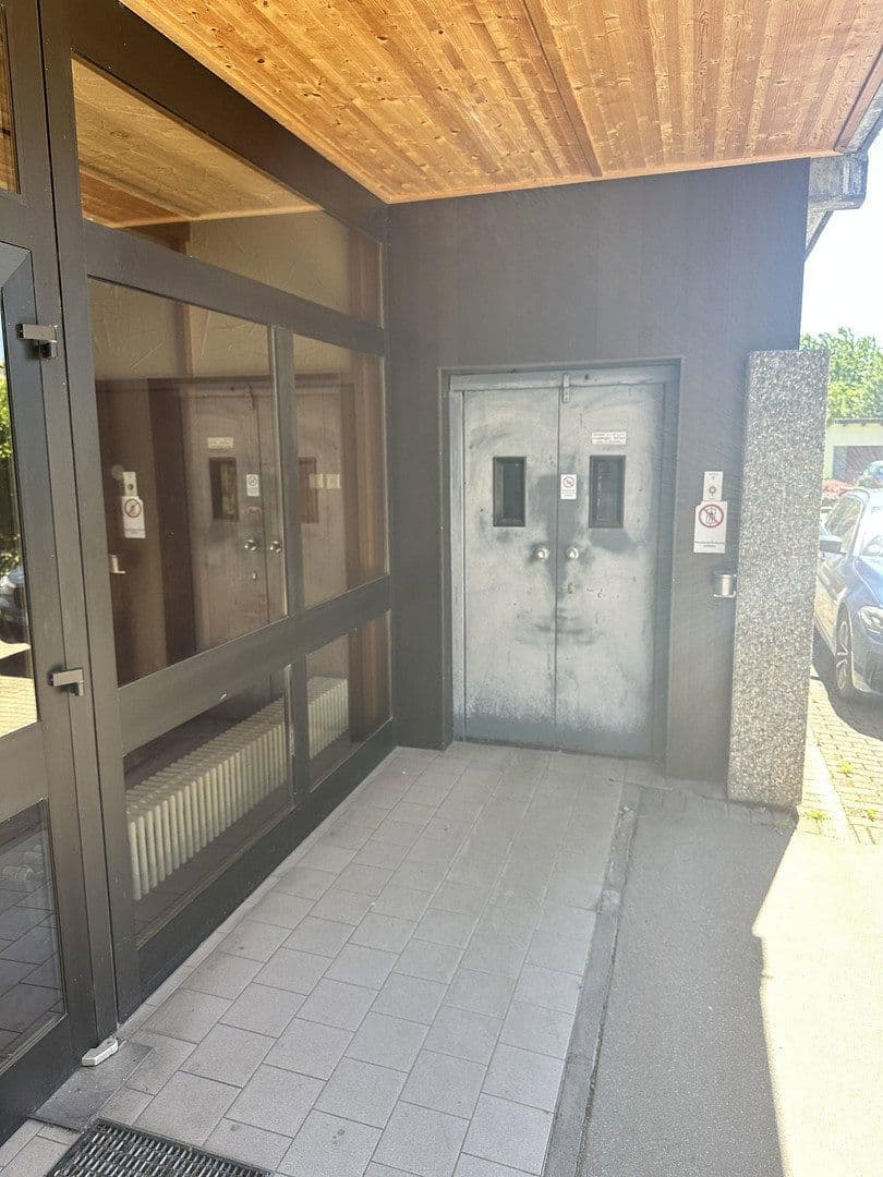 Pronájem nebytového prostoru 1.007 m², Waldstr 3, Lauchringen, Bádensko-Württembersko Pronájem nebytového prostoru 1.007 m², Waldstr 3, Lauchringen, Bádensko-Württembersko