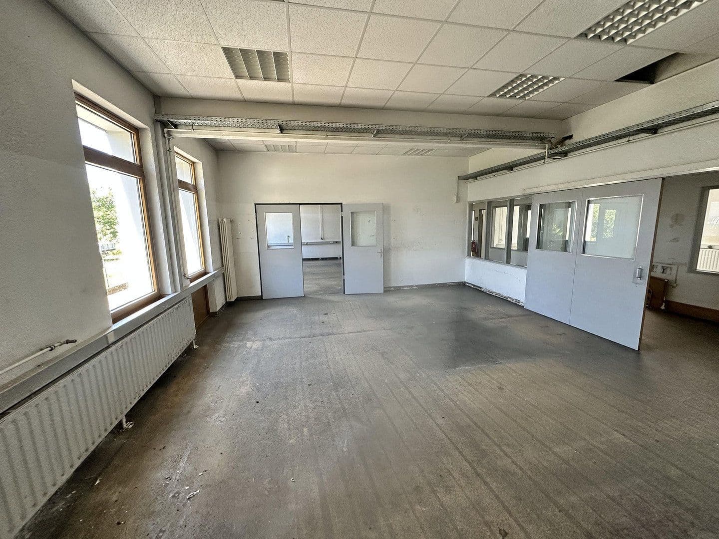 Pronájem nebytového prostoru 1.007 m², Waldstr 3, Lauchringen, Bádensko-Württembersko Pronájem nebytového prostoru 1.007 m², Waldstr 3, Lauchringen, Bádensko-Württembersko