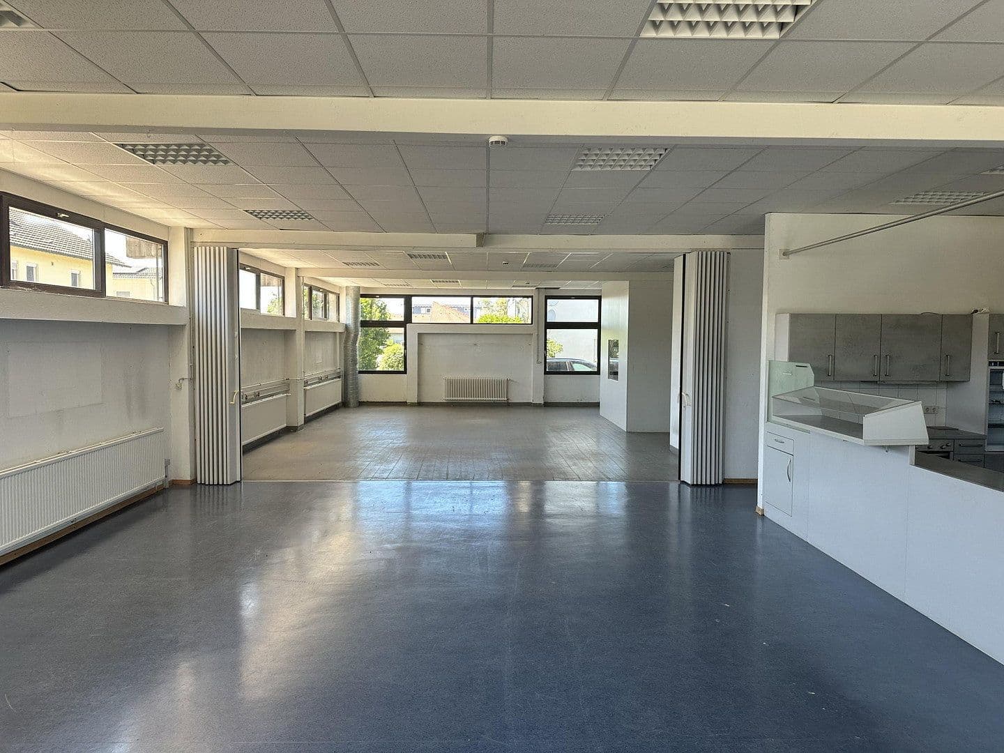 Pronájem nebytového prostoru 1.007 m², Waldstr 3, Lauchringen, Bádensko-Württembersko Pronájem nebytového prostoru 1.007 m², Waldstr 3, Lauchringen, Bádensko-Württembersko