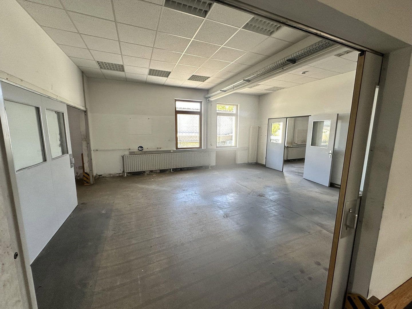 Pronájem nebytového prostoru 1.007 m², Waldstr 3, Lauchringen, Bádensko-Württembersko Pronájem nebytového prostoru 1.007 m², Waldstr 3, Lauchringen, Bádensko-Württembersko