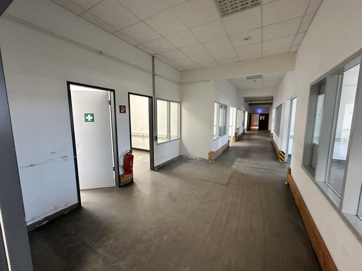 Pronájem nebytového prostoru 1.007 m², Waldstr 3, Lauchringen, Bádensko-Württembersko Pronájem nebytového prostoru 1.007 m², Waldstr 3, Lauchringen, Bádensko-Württembersko