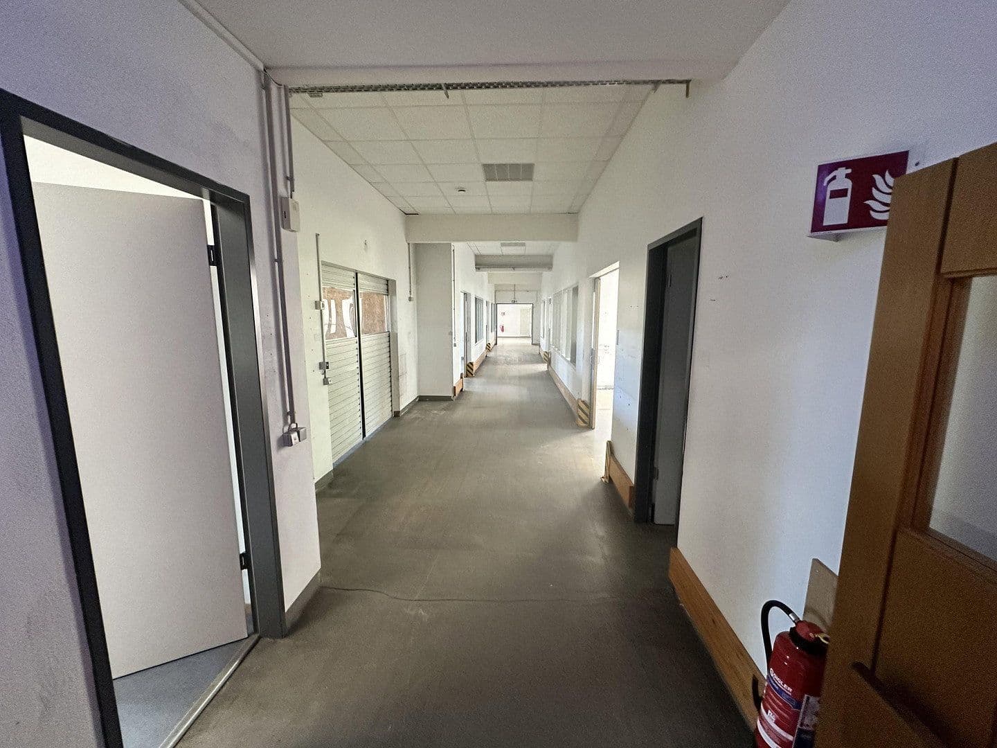 Pronájem nebytového prostoru 1.007 m², Waldstr 3, Lauchringen, Bádensko-Württembersko Pronájem nebytového prostoru 1.007 m², Waldstr 3, Lauchringen, Bádensko-Württembersko