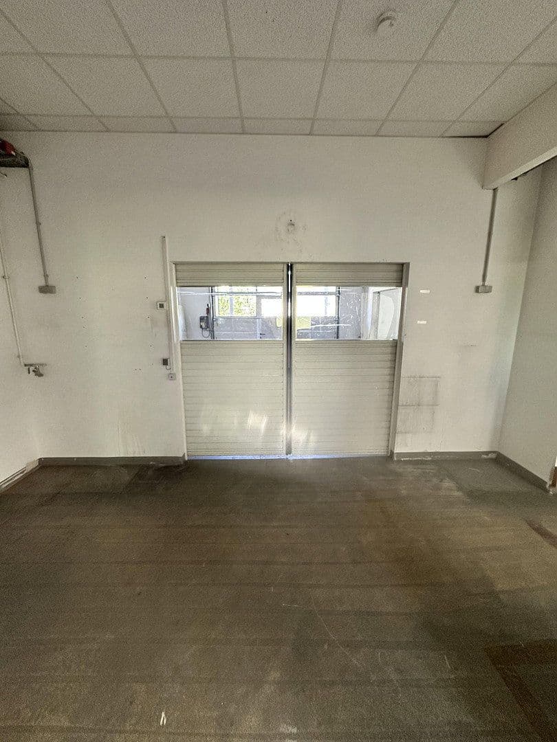 Pronájem nebytového prostoru 1.007 m², Waldstr 3, Lauchringen, Bádensko-Württembersko Pronájem nebytového prostoru 1.007 m², Waldstr 3, Lauchringen, Bádensko-Württembersko