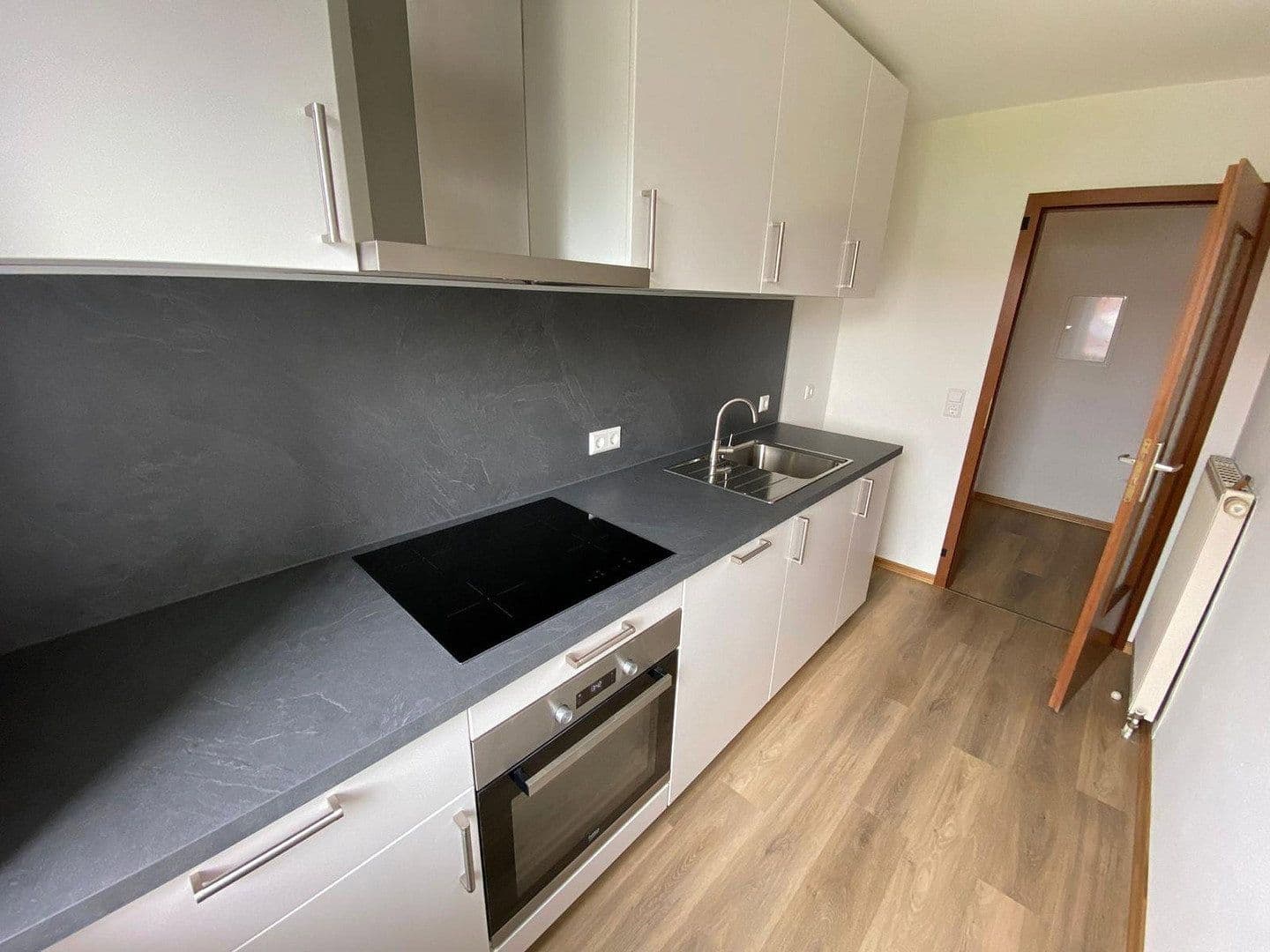 Pronájem bytu 3+1 75 m², Rhönstr. 3, Waghäusel, Bádensko-Württembersko Pronájem bytu 3+1 75 m², Rhönstr. 3, Waghäusel, Bádensko-Württembersko