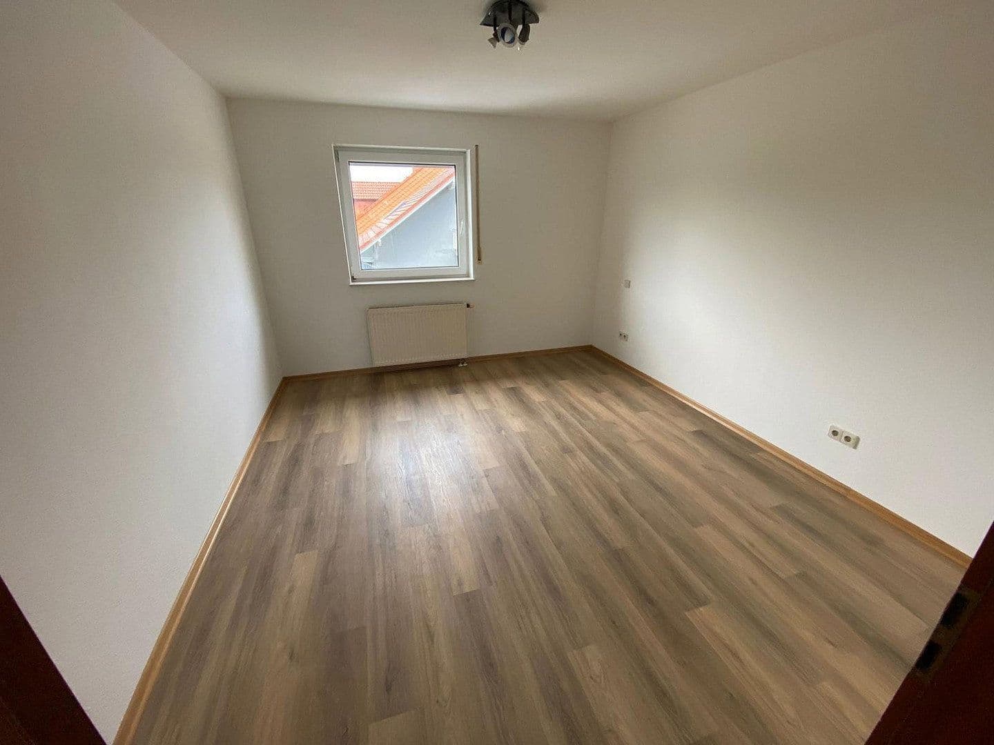 Pronájem bytu 3+1 75 m², Rhönstr. 3, Waghäusel, Bádensko-Württembersko Pronájem bytu 3+1 75 m², Rhönstr. 3, Waghäusel, Bádensko-Württembersko