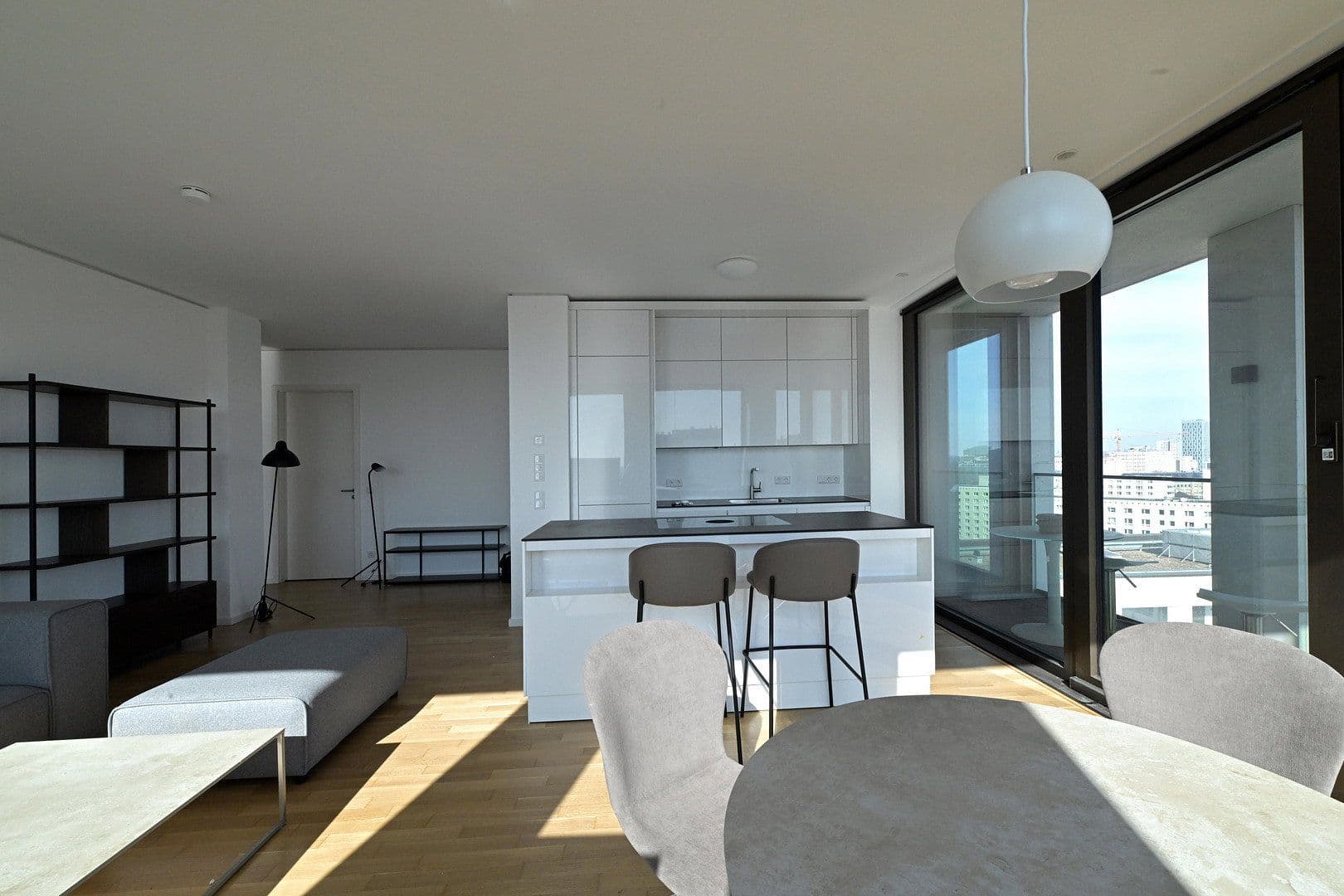 Pronájem bytu 3+1 93 m², Voltairestrasse 11, Berlin Mitte, Berlín Pronájem bytu 3+1 93 m², Voltairestrasse 11, Berlin Mitte, Berlín