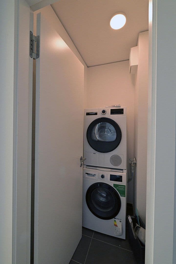 Pronájem bytu 3+1 93 m², Voltairestrasse 11, Berlin Mitte, Berlín Pronájem bytu 3+1 93 m², Voltairestrasse 11, Berlin Mitte, Berlín