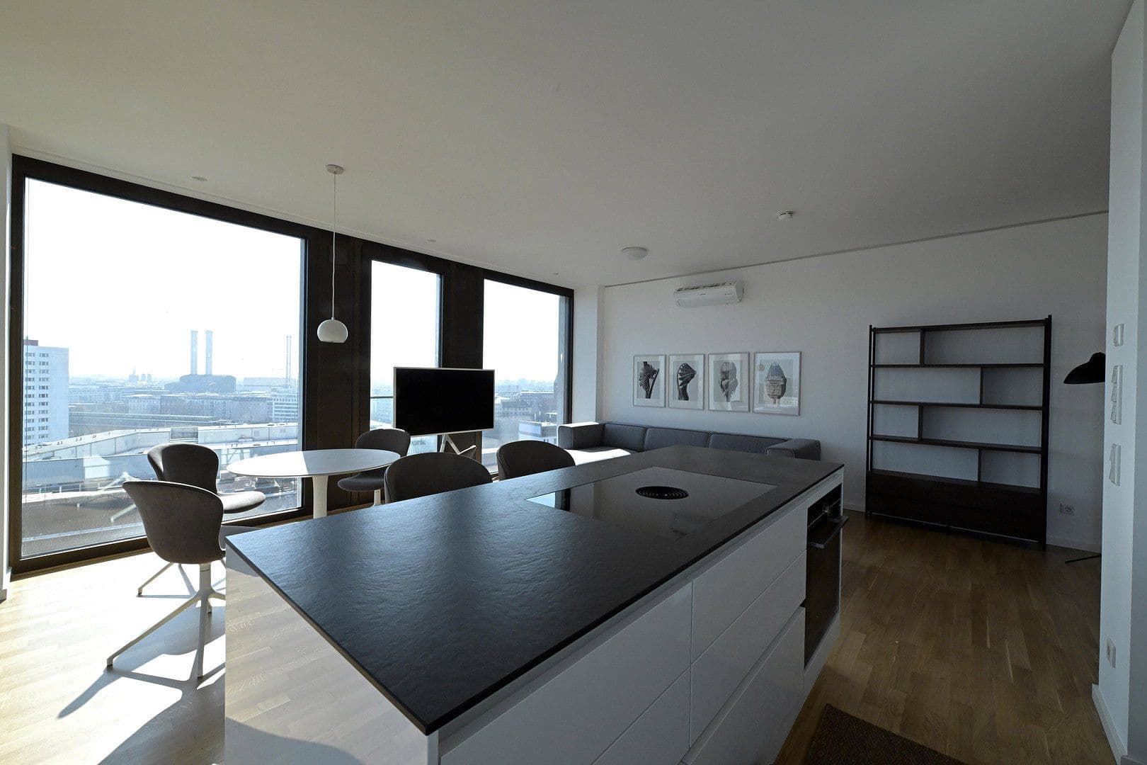Pronájem bytu 3+1 93 m², Voltairestrasse 11, Berlin Mitte, Berlín Pronájem bytu 3+1 93 m², Voltairestrasse 11, Berlin Mitte, Berlín