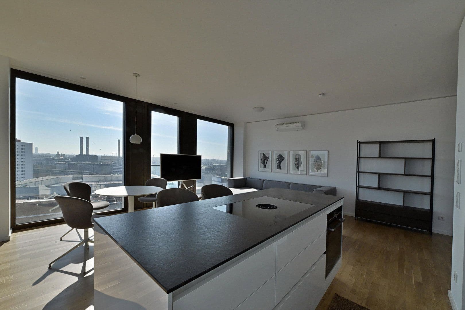 Pronájem bytu 3+1 93 m², Voltairestrasse 11, Berlin Mitte, Berlín Pronájem bytu 3+1 93 m², Voltairestrasse 11, Berlin Mitte, Berlín