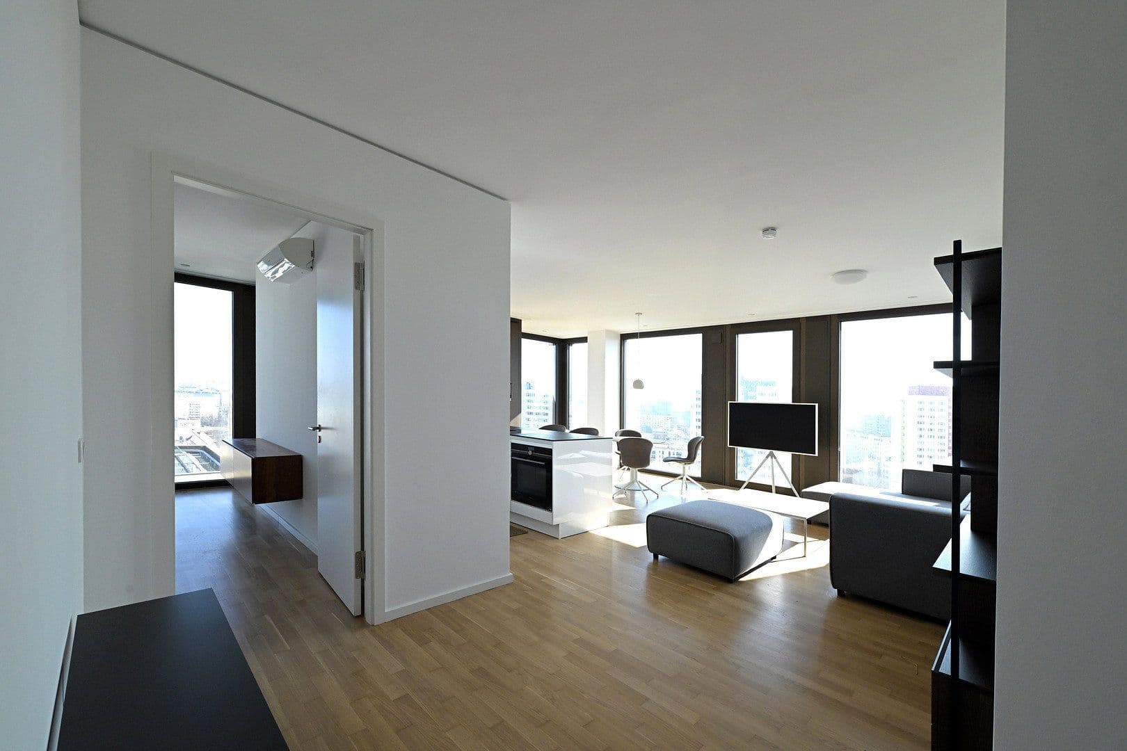 Pronájem bytu 3+1 93 m², Voltairestrasse 11, Berlin Mitte, Berlín Pronájem bytu 3+1 93 m², Voltairestrasse 11, Berlin Mitte, Berlín