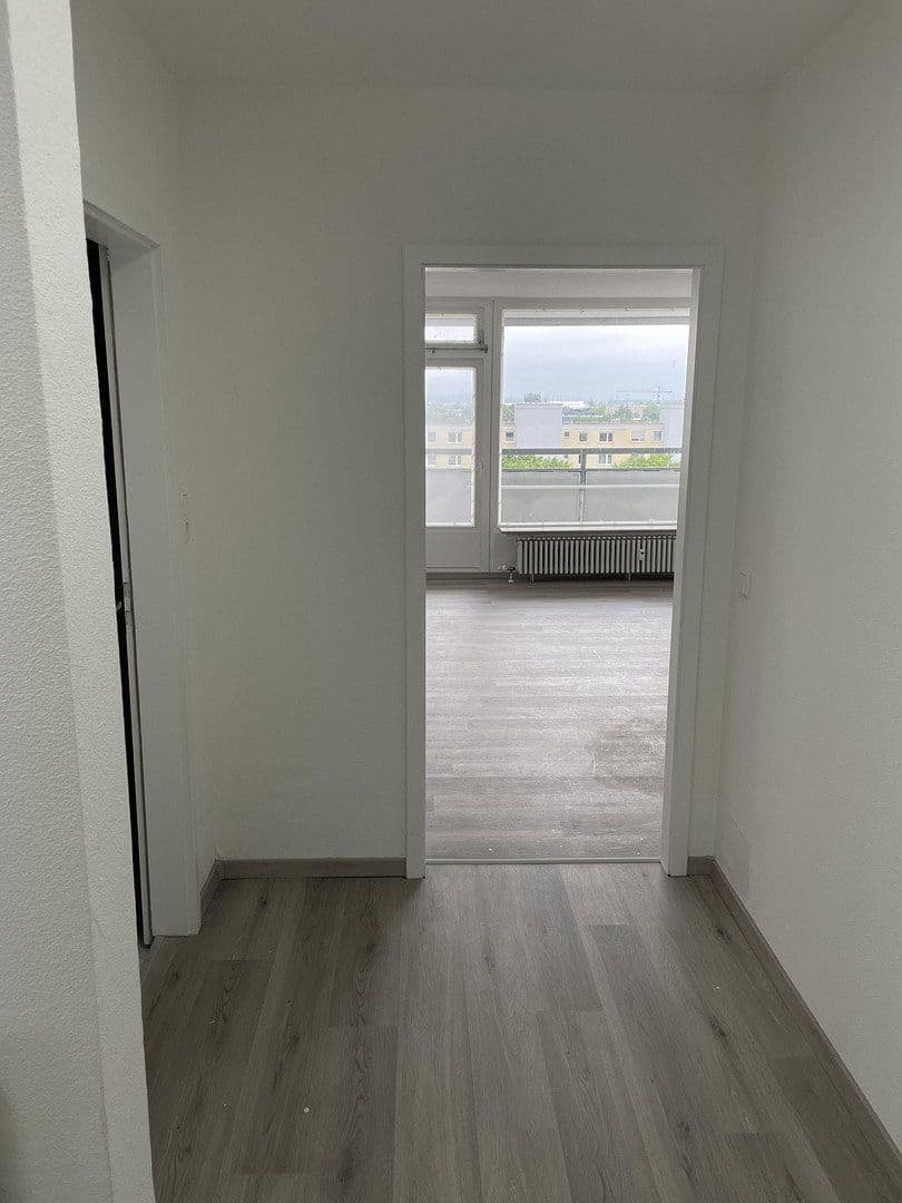 Pronájem bytu 1+1 56 m², Freiburger Straße 21, Heidelberg, Bádensko-Württembersko Pronájem bytu 1+1 56 m², Freiburger Straße 21, Heidelberg, Bádensko-Württembersko