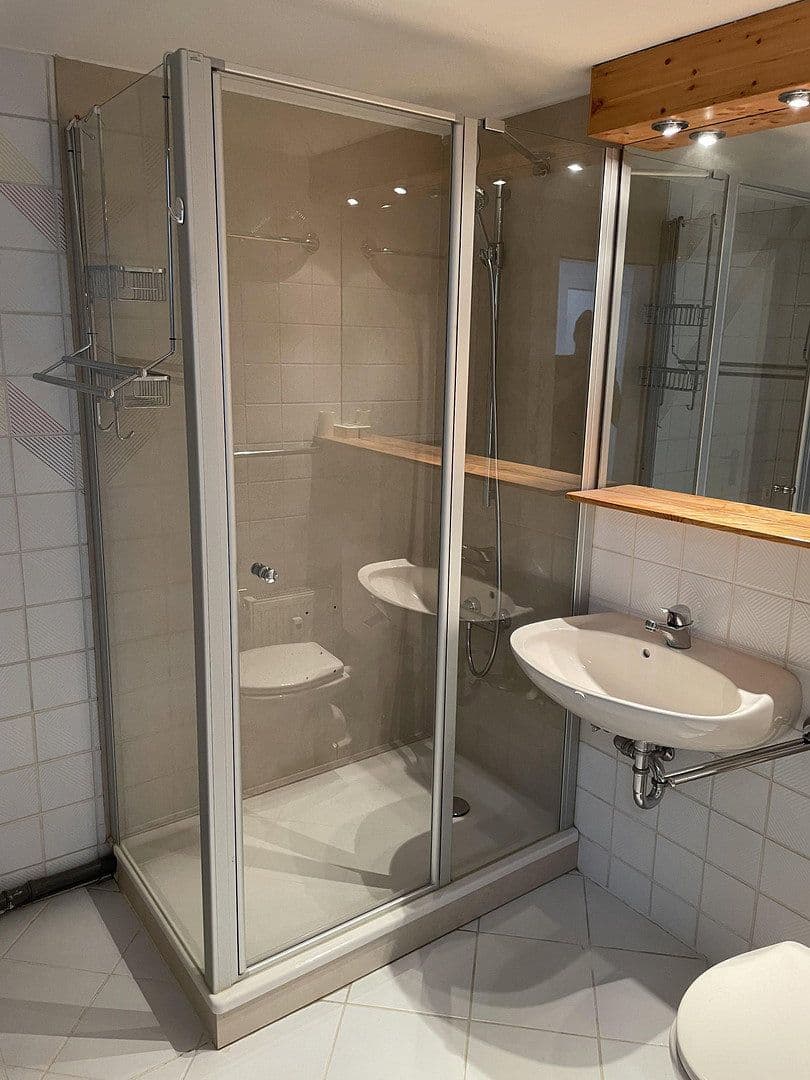 Pronájem bytu 1+1 56 m², Freiburger Straße 21, Heidelberg, Bádensko-Württembersko Pronájem bytu 1+1 56 m², Freiburger Straße 21, Heidelberg, Bádensko-Württembersko