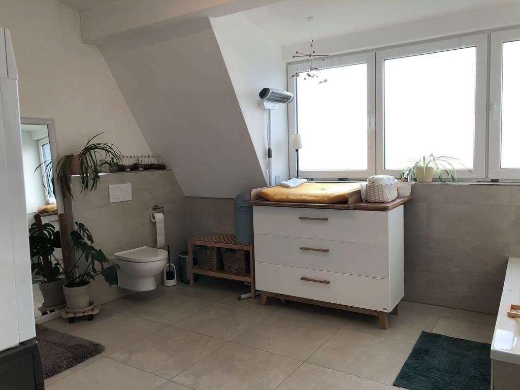 Pronájem bytu 3+1 100 m², Mannheim, Bádensko-Württembersko Pronájem bytu 3+1 100 m², Mannheim, Bádensko-Württembersko
