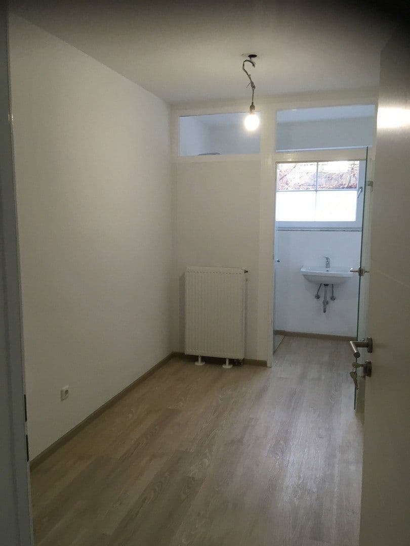Pronájem bytu 3+1 50 m², Köln, Severní Porýní-Vestfálsko Pronájem bytu 3+1 50 m², Köln, Severní Porýní-Vestfálsko