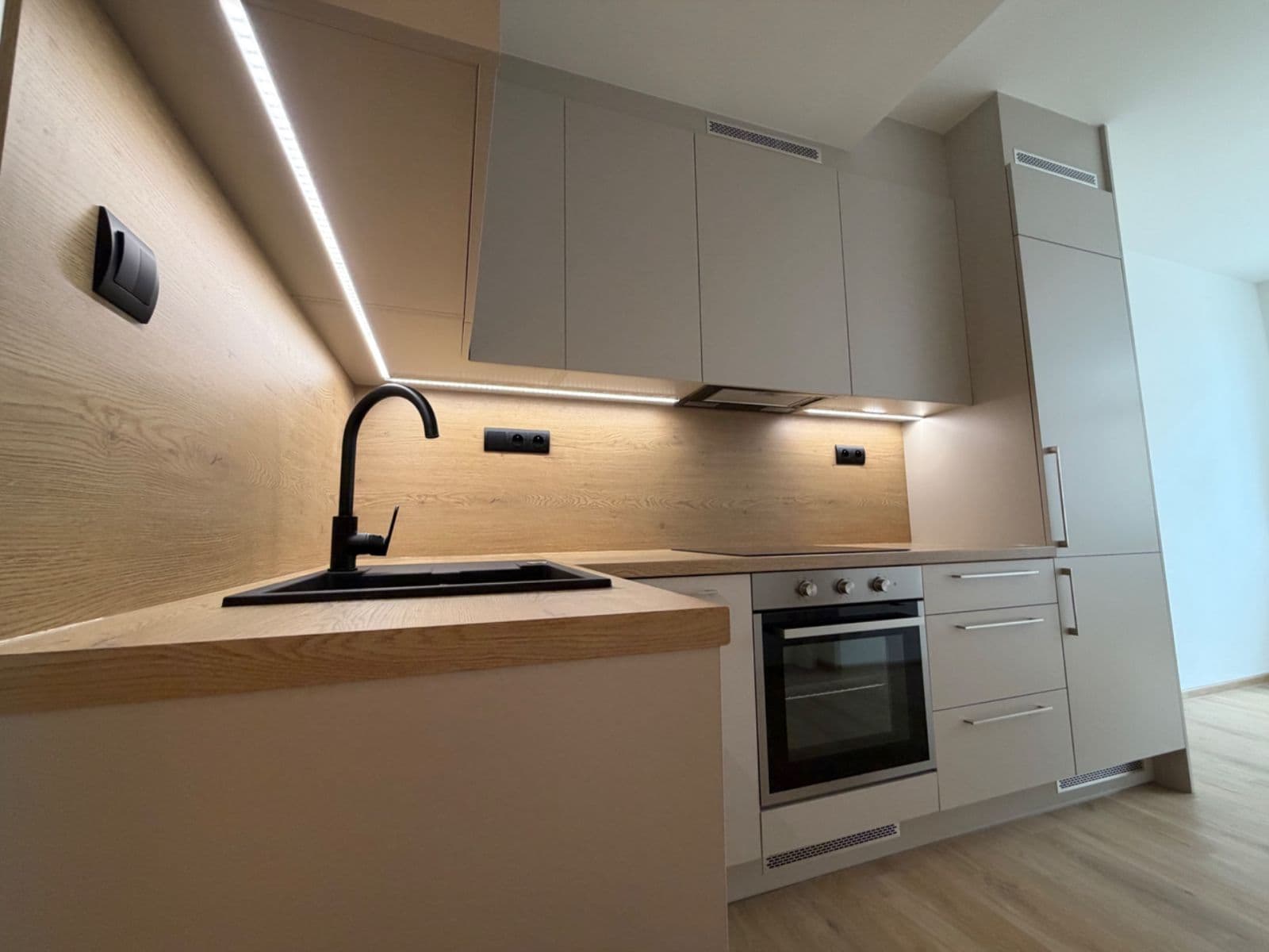 Pronájem bytu 2+kk 36 m², Bratislavská, Brno, Jihomoravský kraj Pronájem bytu 2+kk 36 m², Bratislavská, Brno, Jihomoravský kraj