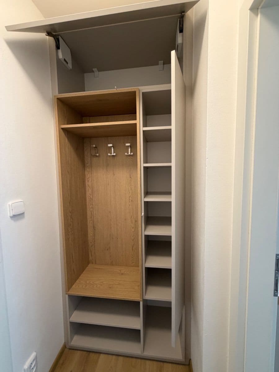 Pronájem bytu 2+kk 36 m², Bratislavská, Brno, Jihomoravský kraj Pronájem bytu 2+kk 36 m², Bratislavská, Brno, Jihomoravský kraj