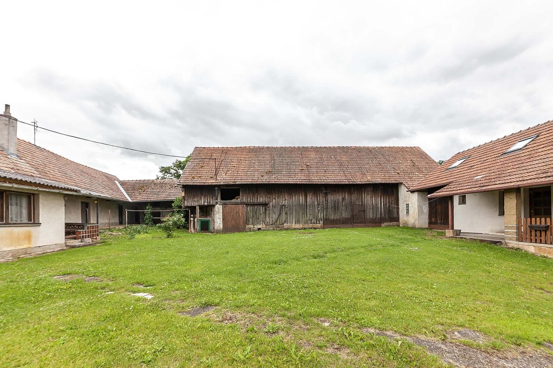 Prodej domu 196 m², pozemek 3.601 m², Běchary, Královéhradecký kraj Prodej domu 196 m², pozemek 3.601 m², Běchary, Královéhradecký kraj