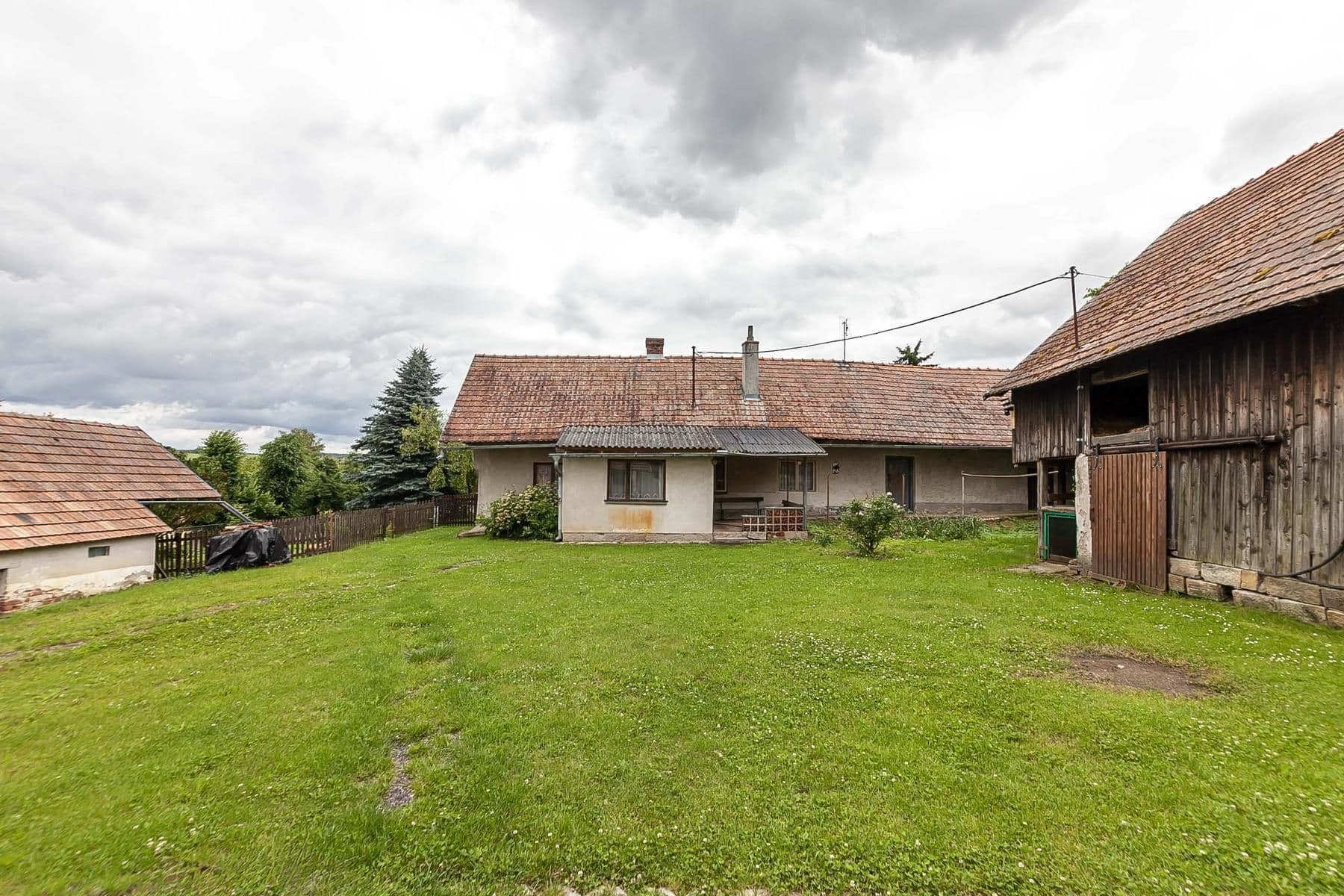 Prodej domu 196 m², pozemek 3.601 m², Běchary, Královéhradecký kraj Prodej domu 196 m², pozemek 3.601 m², Běchary, Královéhradecký kraj