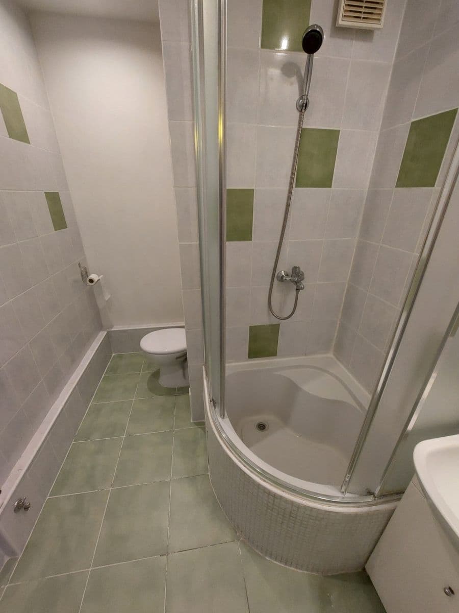 Pronájem bytu 2+kk 40 m², F. L. Čelakovského, Jablonec nad Nisou, Liberecký kraj Pronájem bytu 2+kk 40 m², F. L. Čelakovského, Jablonec nad Nisou, Liberecký kraj