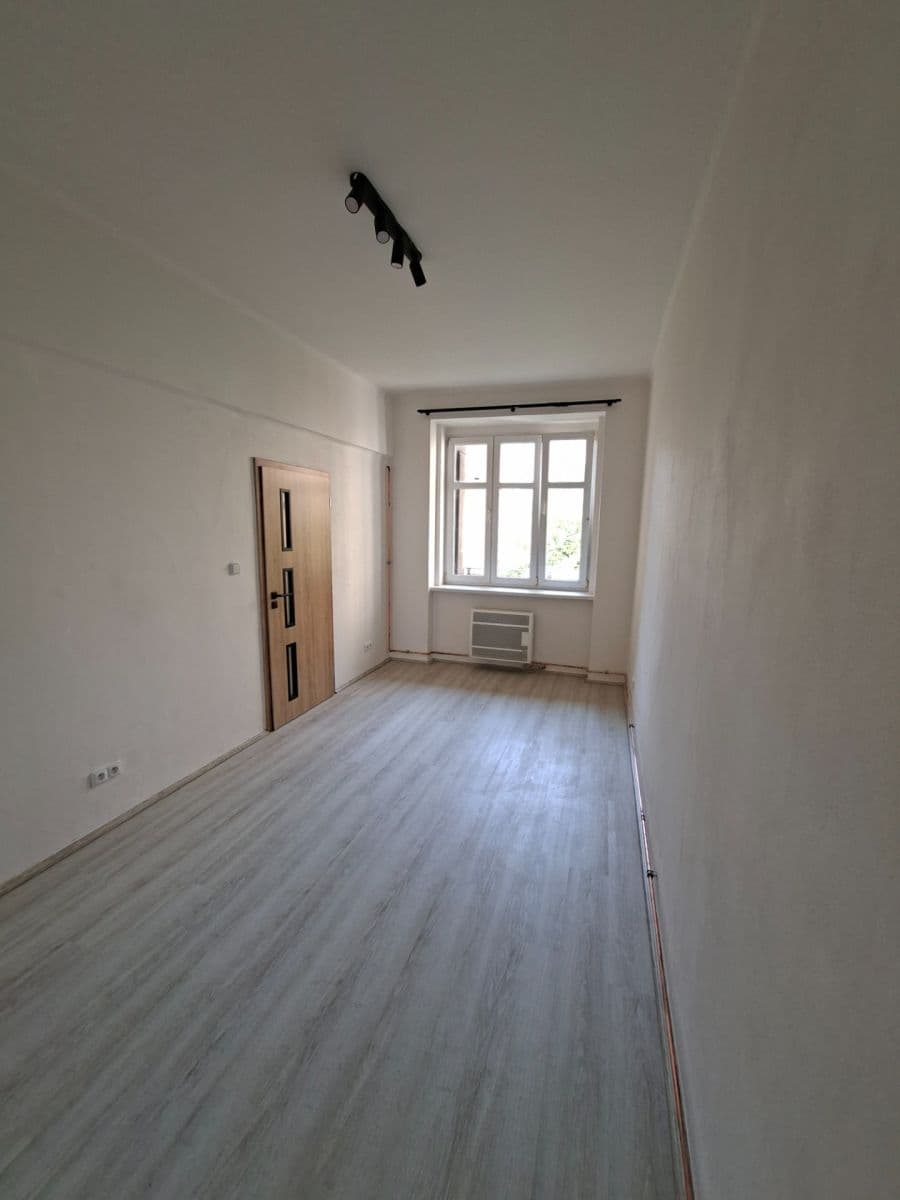 Pronájem bytu 2+1 50 m², Saratovská, Praha, Praha Pronájem bytu 2+1 50 m², Saratovská, Praha, Praha