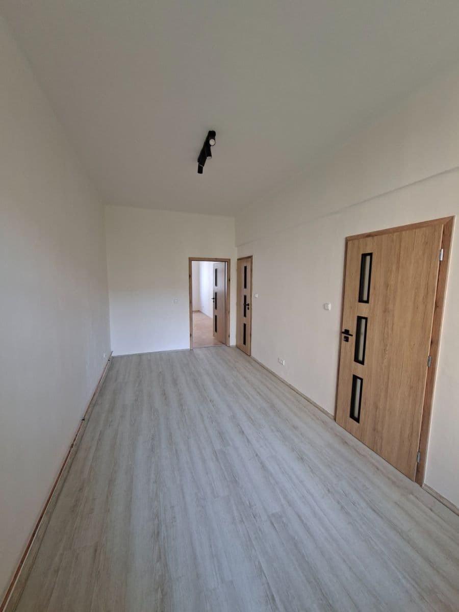 Pronájem bytu 2+1 50 m², Saratovská, Praha, Praha Pronájem bytu 2+1 50 m², Saratovská, Praha, Praha