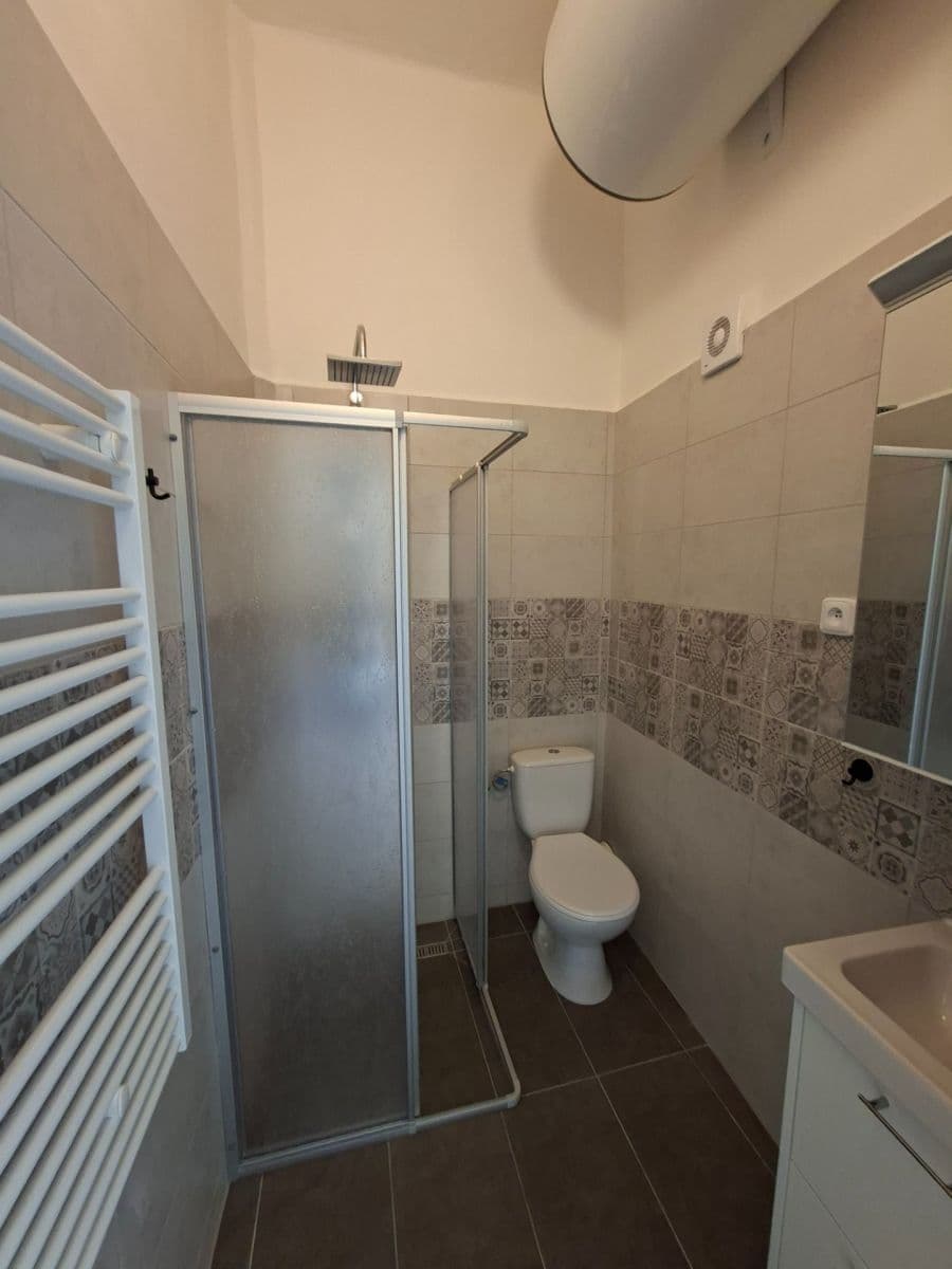 Pronájem bytu 2+1 50 m², Saratovská, Praha, Praha Pronájem bytu 2+1 50 m², Saratovská, Praha, Praha