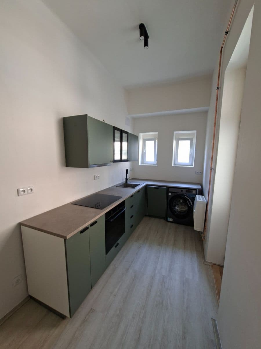 Pronájem bytu 2+1 50 m², Saratovská, Praha, Praha Pronájem bytu 2+1 50 m², Saratovská, Praha, Praha