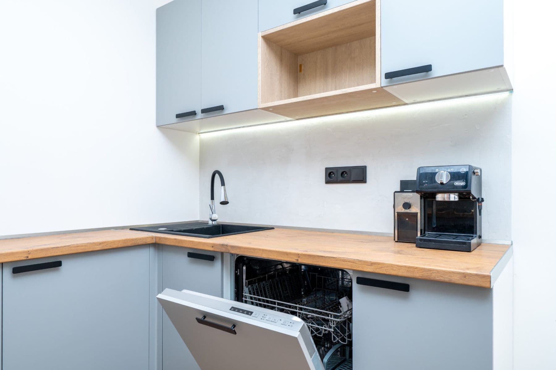 Prodej bytu 3+kk 74 m², Pionýrů, Frýdek-Místek, Moravskoslezský kraj Prodej bytu 3+kk 74 m², Pionýrů, Frýdek-Místek, Moravskoslezský kraj
