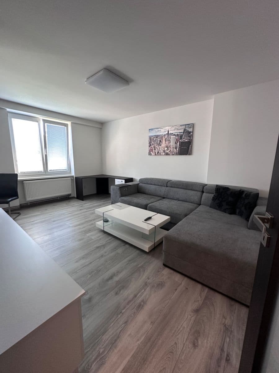 Pronájem bytu 2+kk 48 m², nábřeží T. G. Masaryka, Rakovník, Středočeský kraj Pronájem bytu 2+kk 48 m², nábřeží T. G. Masaryka, Rakovník, Středočeský kraj