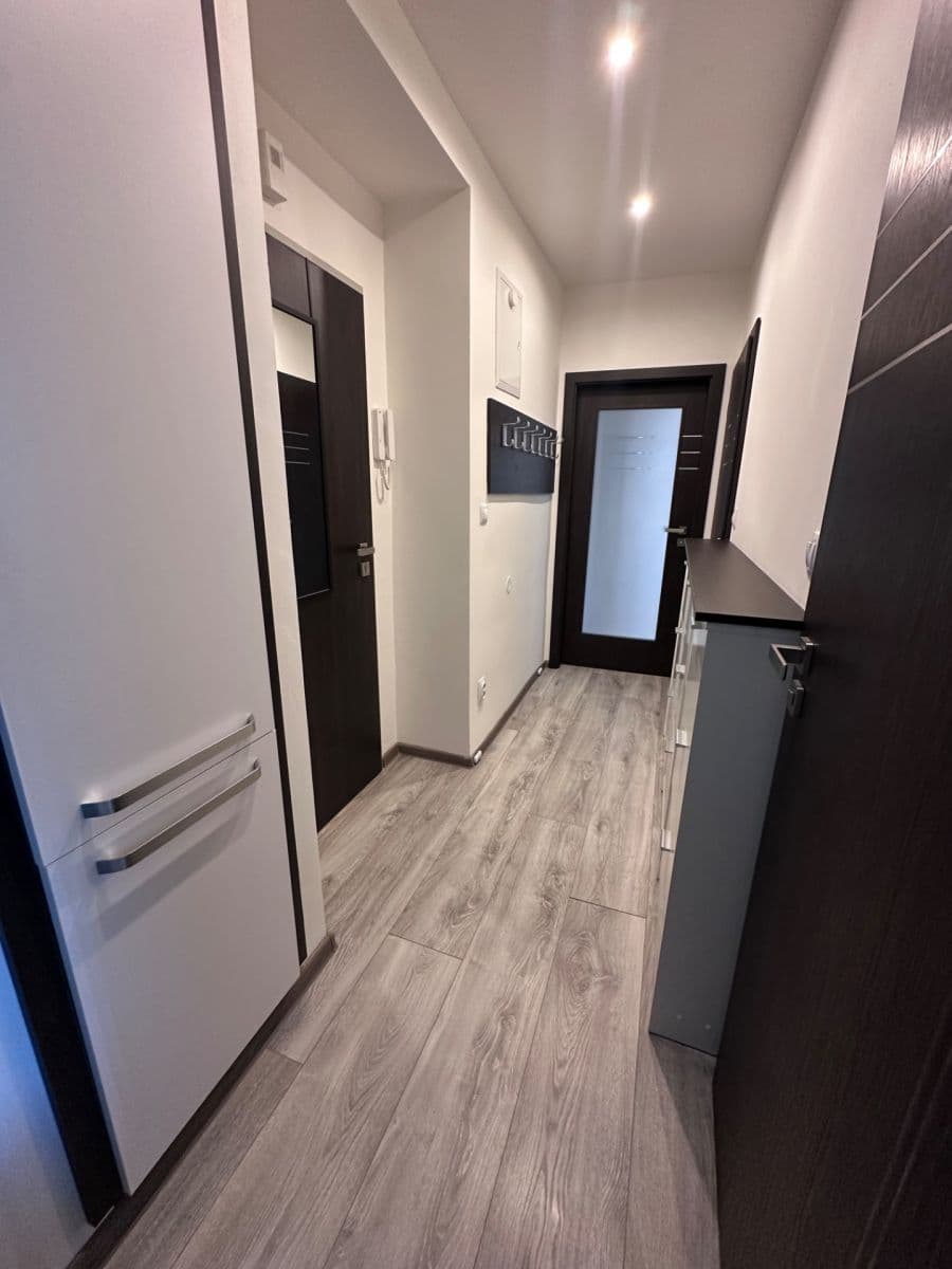 Pronájem bytu 2+kk 48 m², nábřeží T. G. Masaryka, Rakovník, Středočeský kraj Pronájem bytu 2+kk 48 m², nábřeží T. G. Masaryka, Rakovník, Středočeský kraj