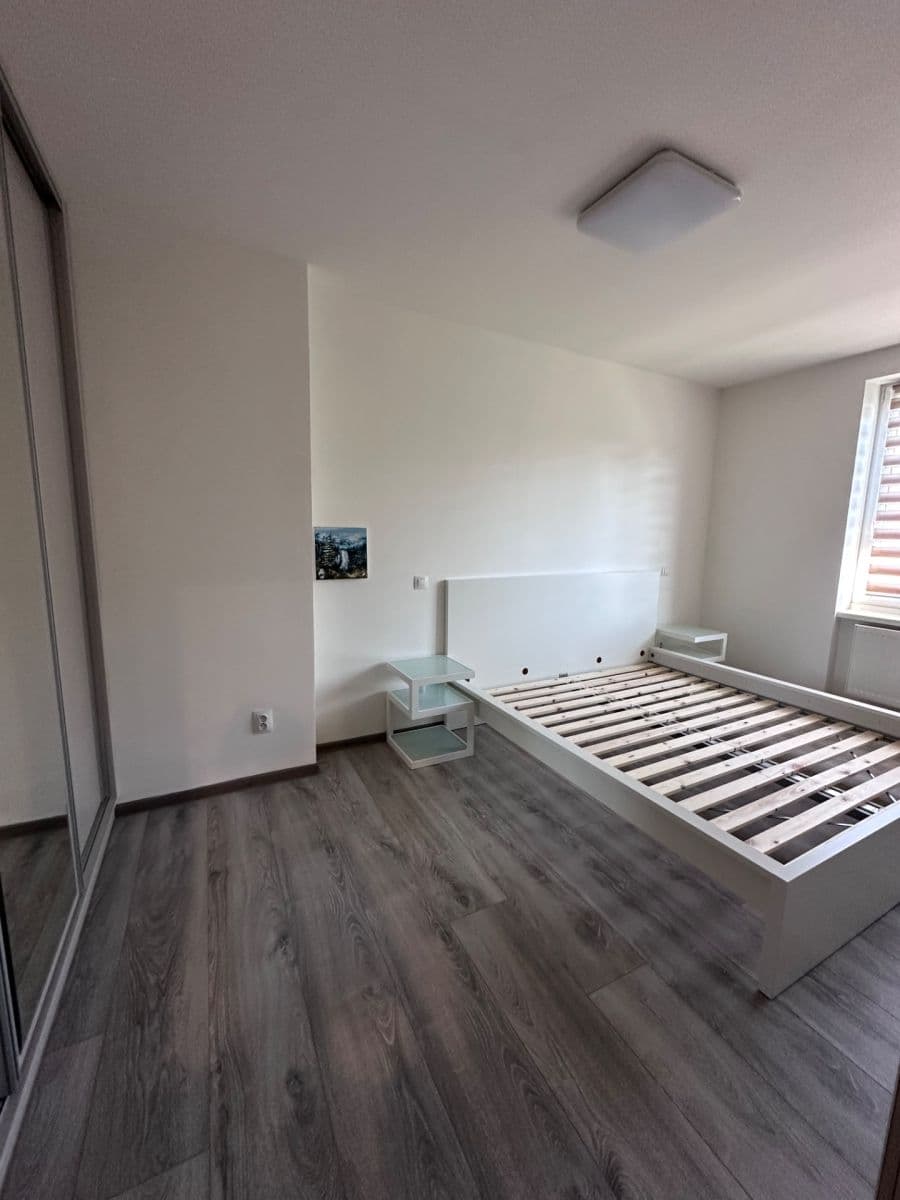 Pronájem bytu 2+kk 48 m², nábřeží T. G. Masaryka, Rakovník, Středočeský kraj Pronájem bytu 2+kk 48 m², nábřeží T. G. Masaryka, Rakovník, Středočeský kraj