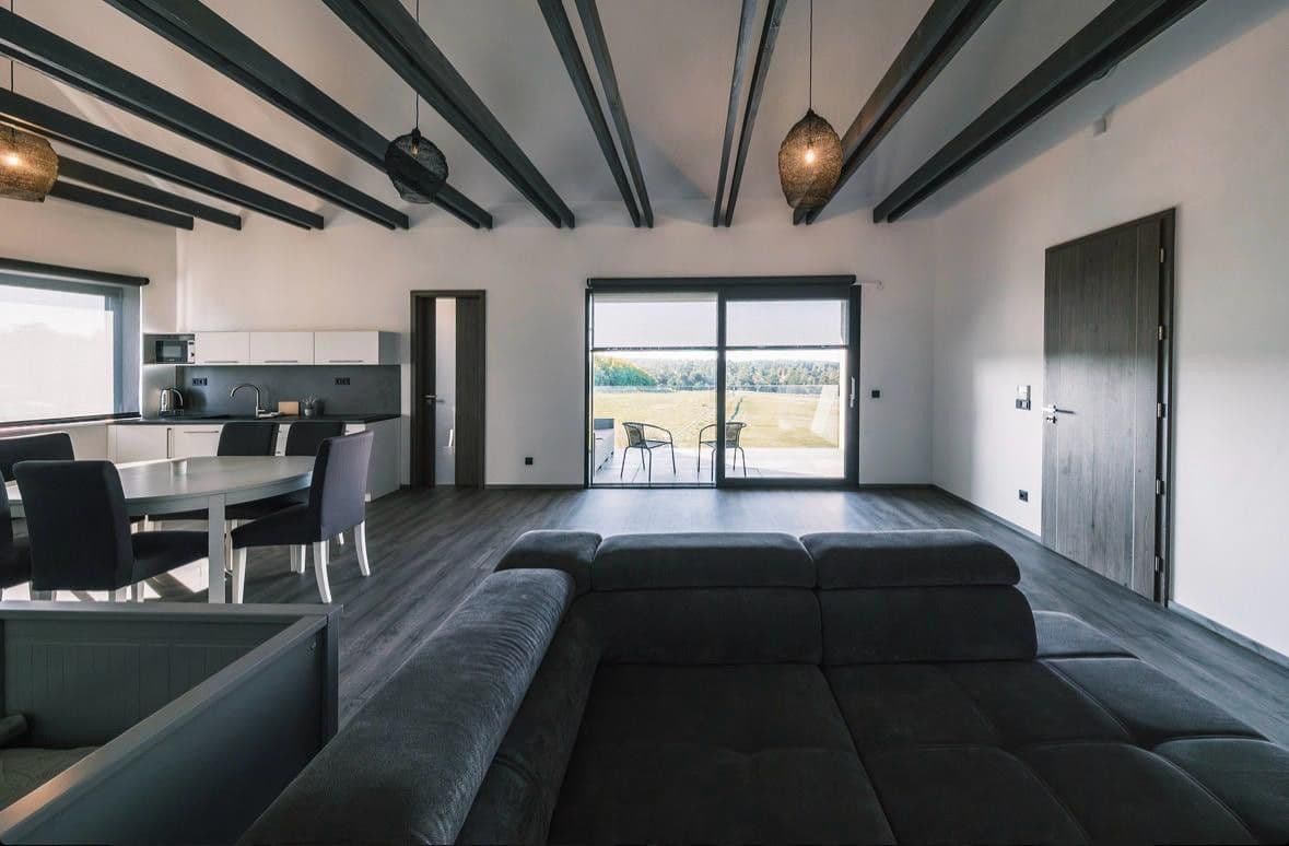 Pronájem bytu 220 m², K Jízdárně, Doubravčice, Středočeský kraj Pronájem bytu 220 m², K Jízdárně, Doubravčice, Středočeský kraj
