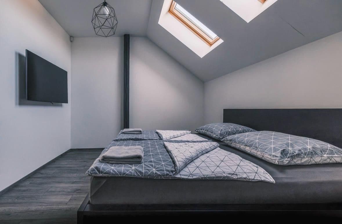 Pronájem bytu 220 m², K Jízdárně, Doubravčice, Středočeský kraj Pronájem bytu 220 m², K Jízdárně, Doubravčice, Středočeský kraj