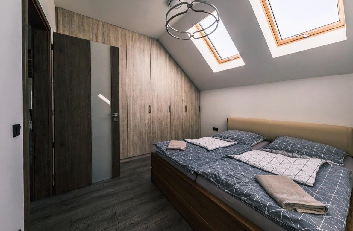 Pronájem bytu 220 m², K Jízdárně, Doubravčice, Středočeský kraj Pronájem bytu 220 m², K Jízdárně, Doubravčice, Středočeský kraj