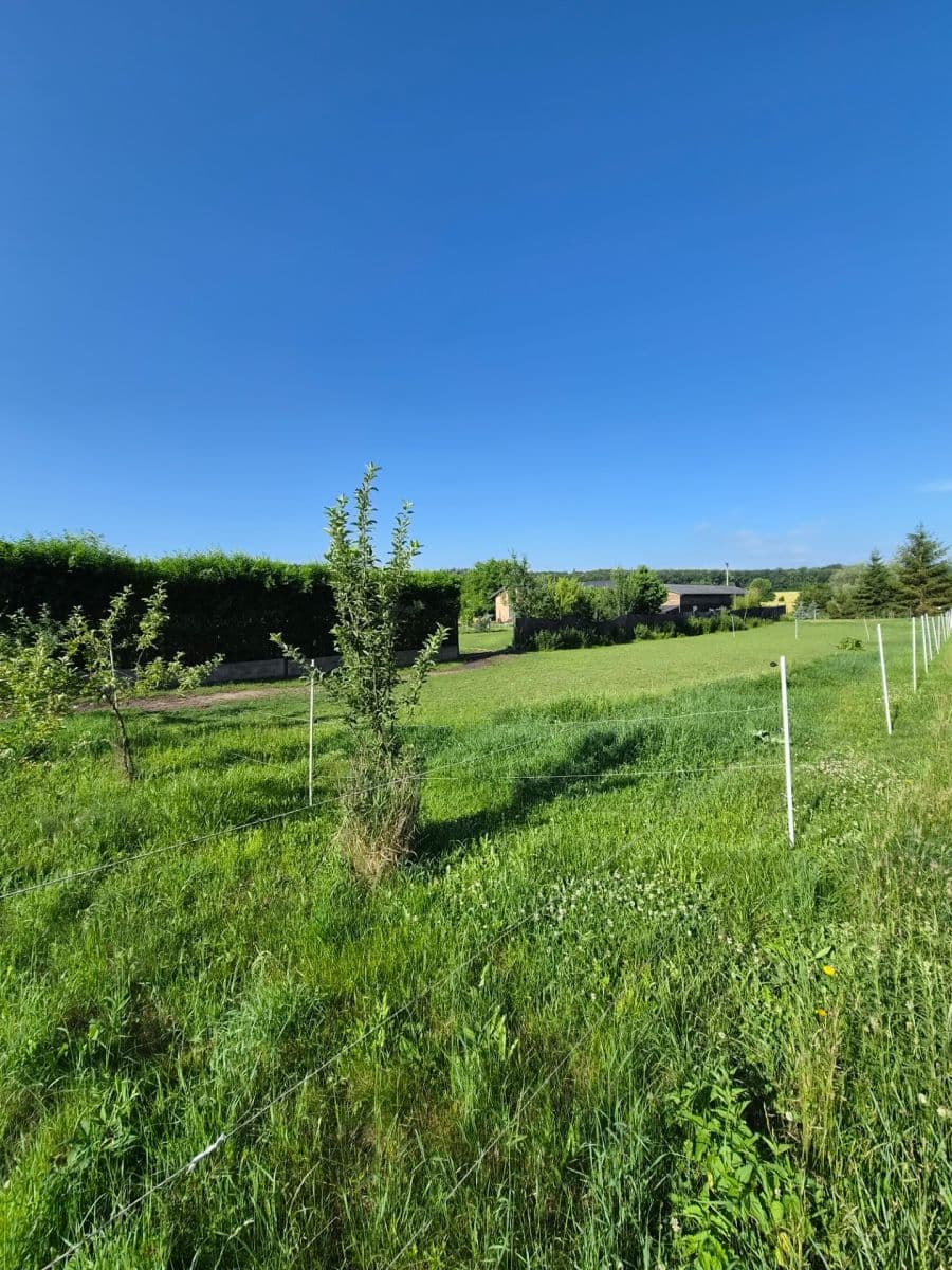 Prodej pozemku 1.277 m², Dobřenice, Královéhradecký kraj Prodej pozemku 1.277 m², Dobřenice, Královéhradecký kraj