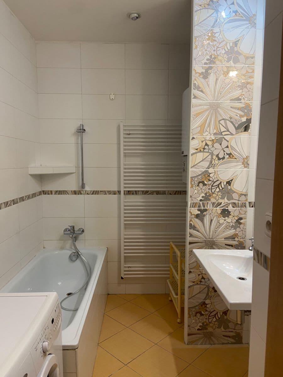 Pronájem bytu 2+1 58 m², Národní obrany, Praha, Praha Pronájem bytu 2+1 58 m², Národní obrany, Praha, Praha