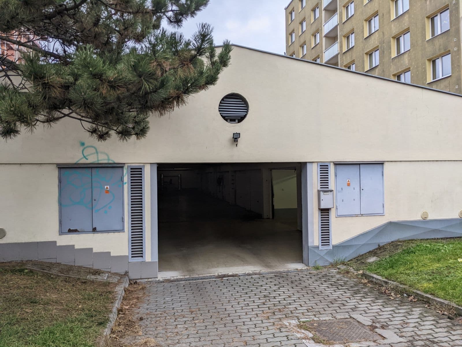 Prodej garáže 20 m², Chodská, Brno, Jihomoravský kraj Prodej garáže 20 m², Chodská, Brno, Jihomoravský kraj
