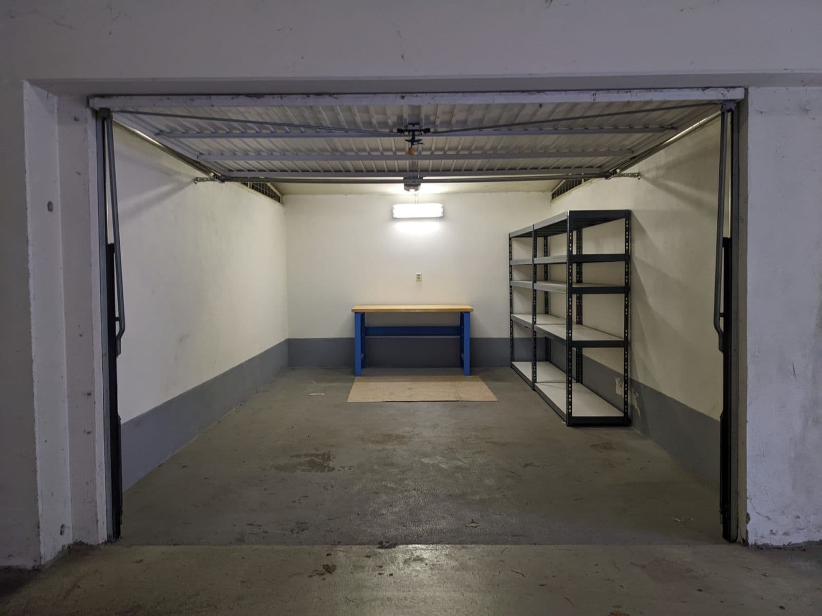 Prodej garáže 20 m², Chodská, Brno, Jihomoravský kraj Prodej garáže 20 m², Chodská, Brno, Jihomoravský kraj
