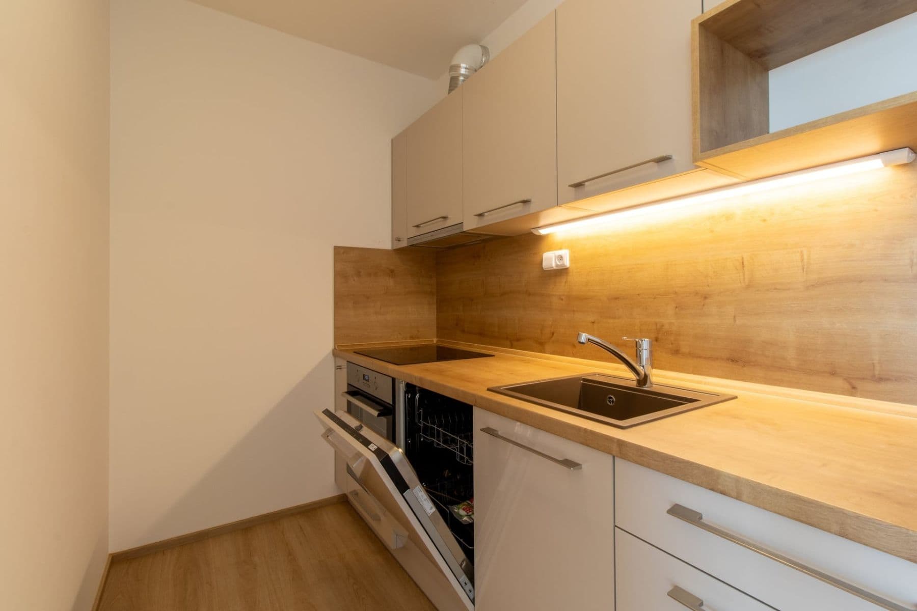 Pronájem bytu 2+kk 40 m², Honzíkova, Praha, Praha Pronájem bytu 2+kk 40 m², Honzíkova, Praha, Praha