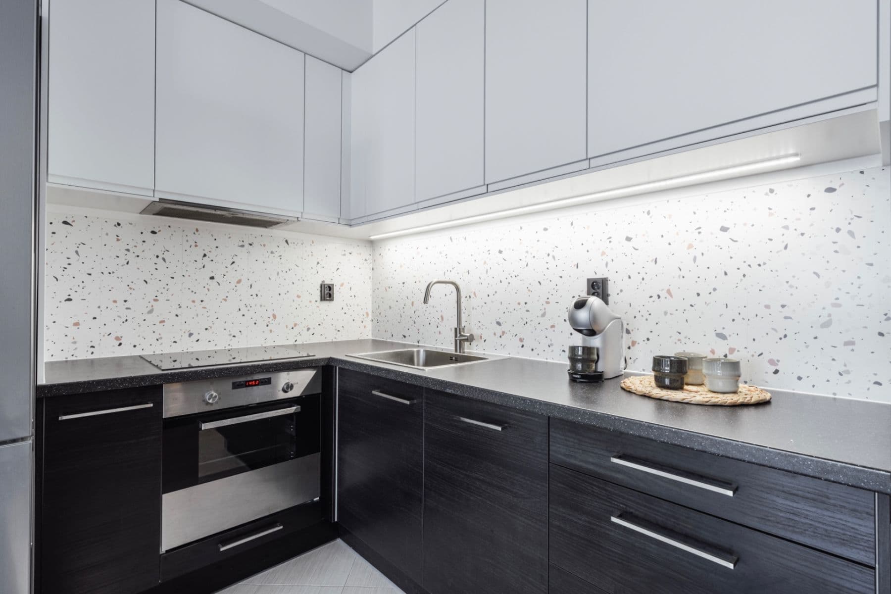 Prodej bytu 2+kk 56 m², Makedonská, Praha, Praha Prodej bytu 2+kk 56 m², Makedonská, Praha, Praha