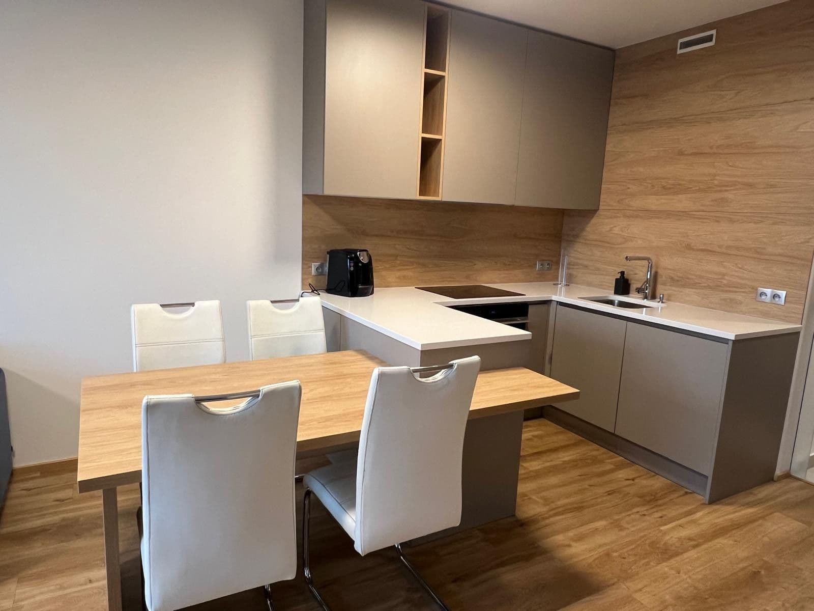 Pronájem bytu 2+kk 63 m², Kurta Konráda, Praha, Praha Pronájem bytu 2+kk 63 m², Kurta Konráda, Praha, Praha