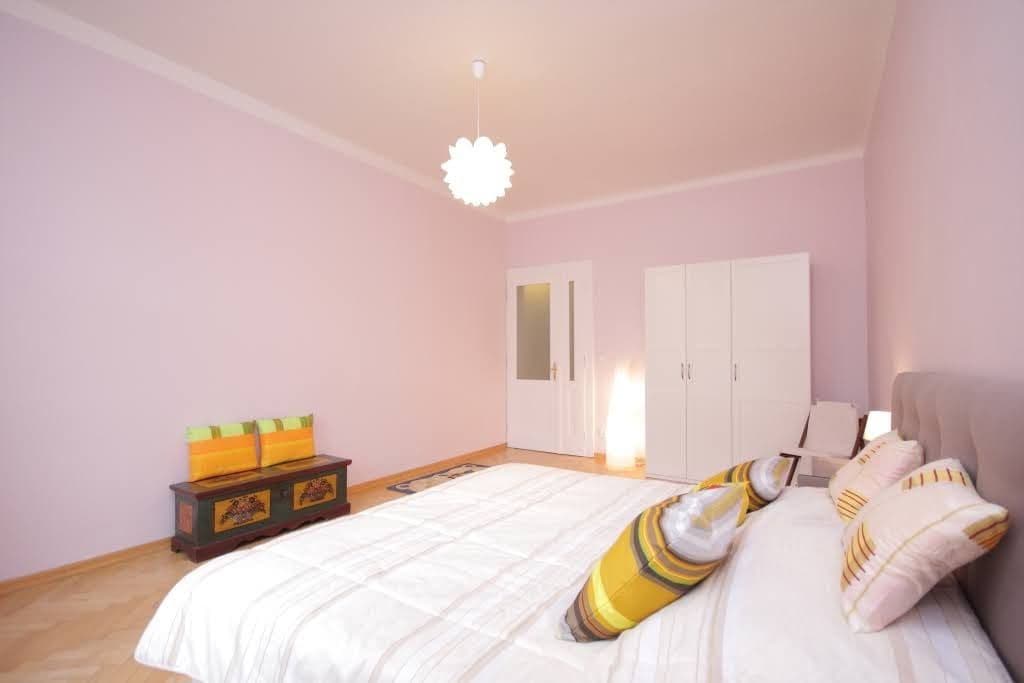 Pronájem bytu 4+kk 150 m², Kolínská, Praha, Praha Pronájem bytu 4+kk 150 m², Kolínská, Praha, Praha