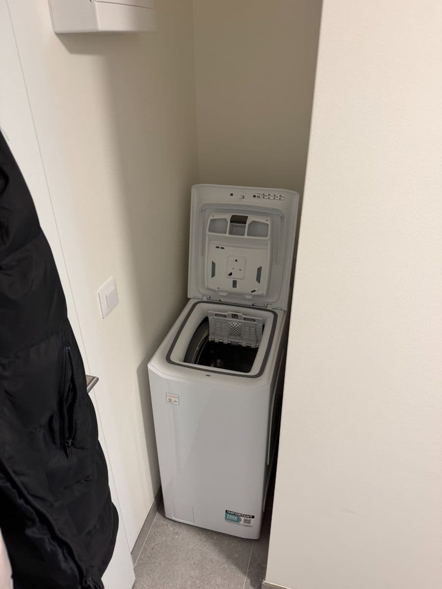 Pronájem bytu 1+kk 31 m², Českobrodská, Praha, Praha Pronájem bytu 1+kk 31 m², Českobrodská, Praha, Praha