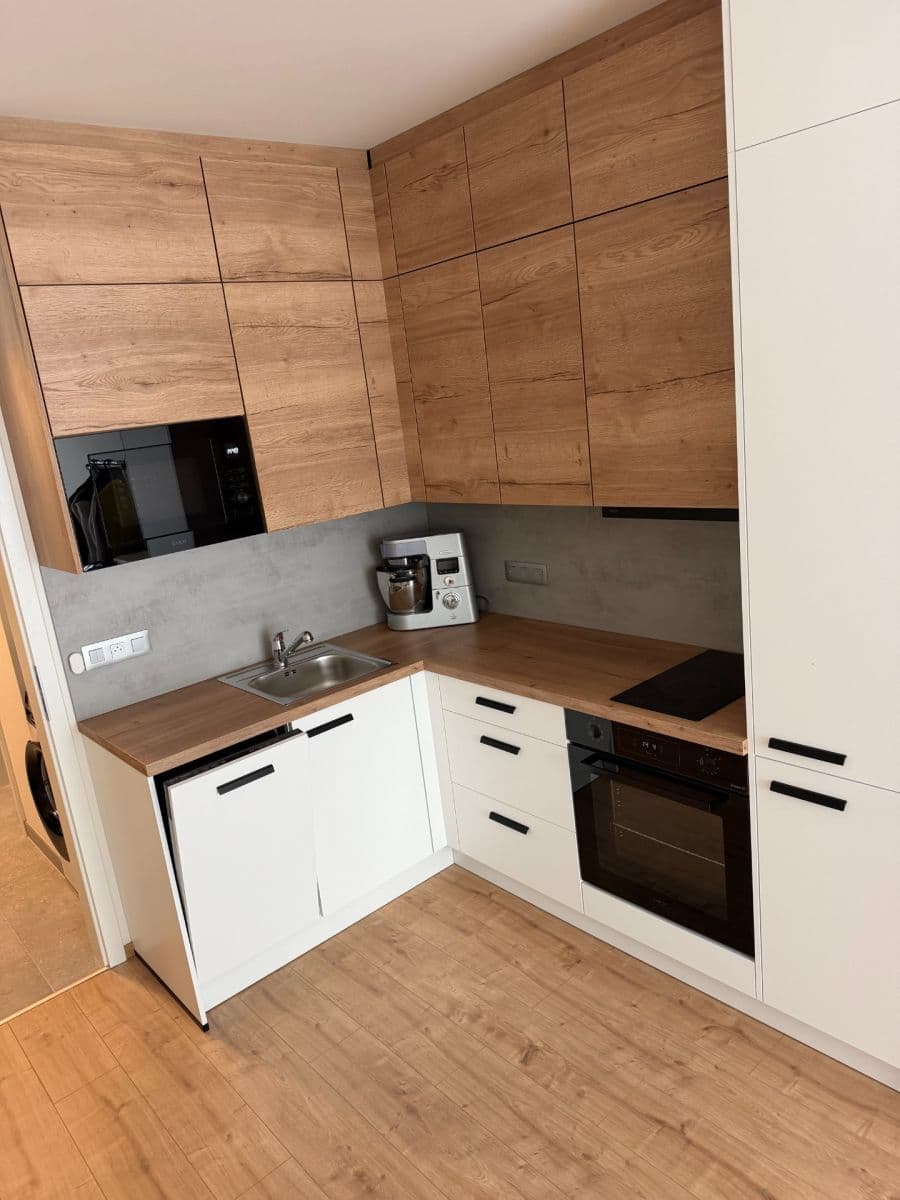 Pronájem bytu 1+kk 31 m², Českobrodská, Praha, Praha Pronájem bytu 1+kk 31 m², Českobrodská, Praha, Praha