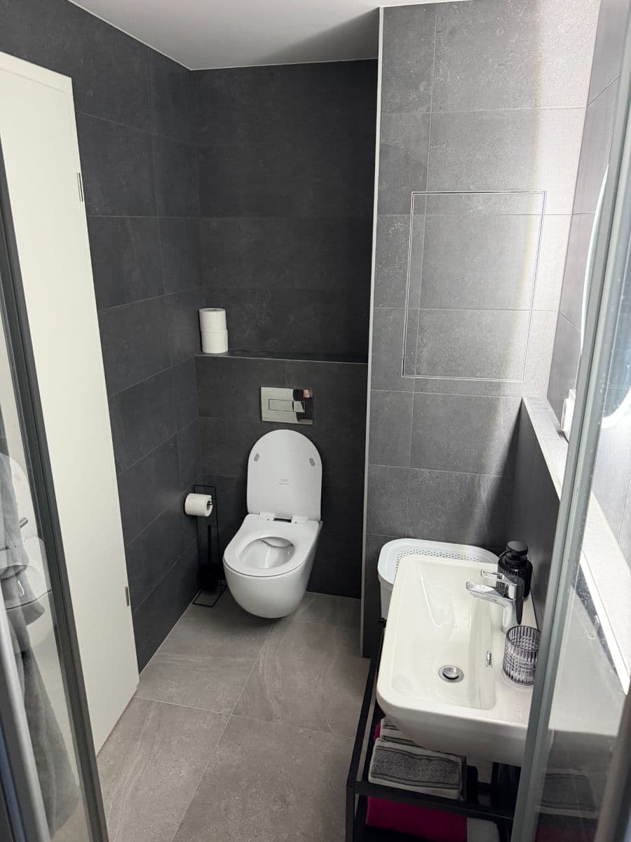 Pronájem bytu 1+kk 31 m², Českobrodská, Praha, Praha Pronájem bytu 1+kk 31 m², Českobrodská, Praha, Praha