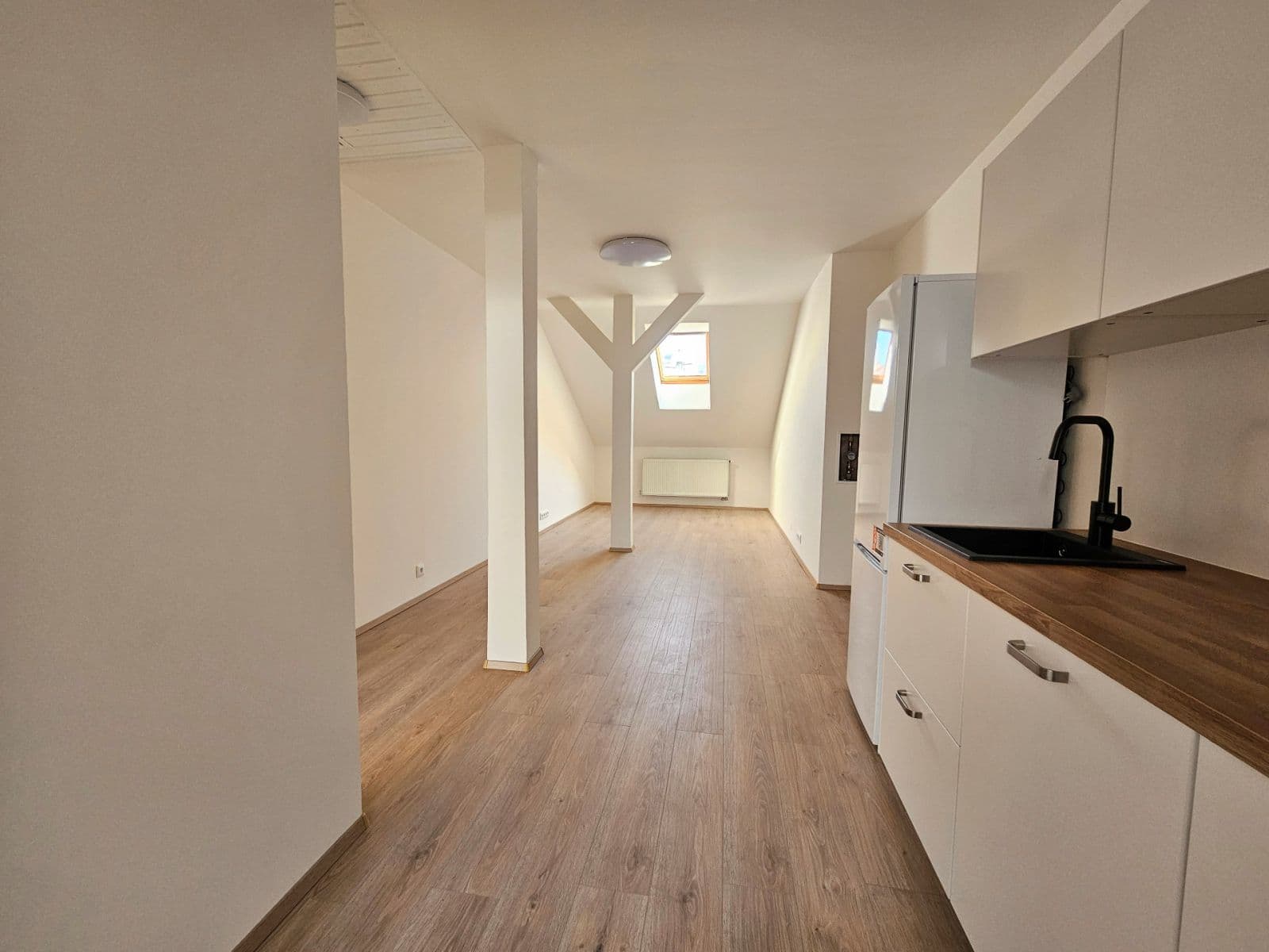Pronájem bytu 3+kk 68 m², Jugoslávská, Praha, Praha Pronájem bytu 3+kk 68 m², Jugoslávská, Praha, Praha