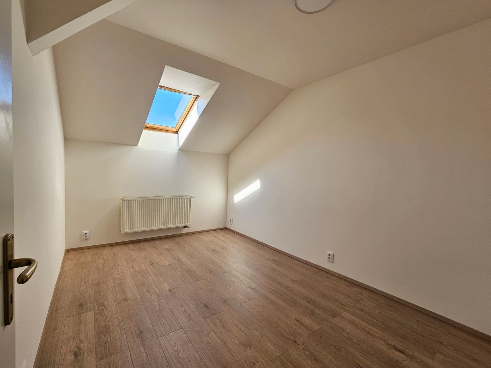 Pronájem bytu 3+kk 68 m², Jugoslávská, Praha, Praha Pronájem bytu 3+kk 68 m², Jugoslávská, Praha, Praha