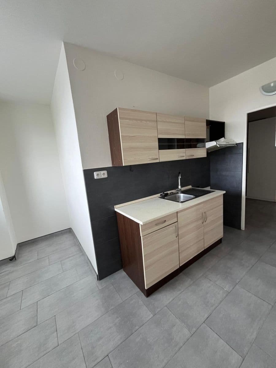 Pronájem bytu 2+1 62 m², Macháčkova, Plzeň, Plzeňský kraj Pronájem bytu 2+1 62 m², Macháčkova, Plzeň, Plzeňský kraj