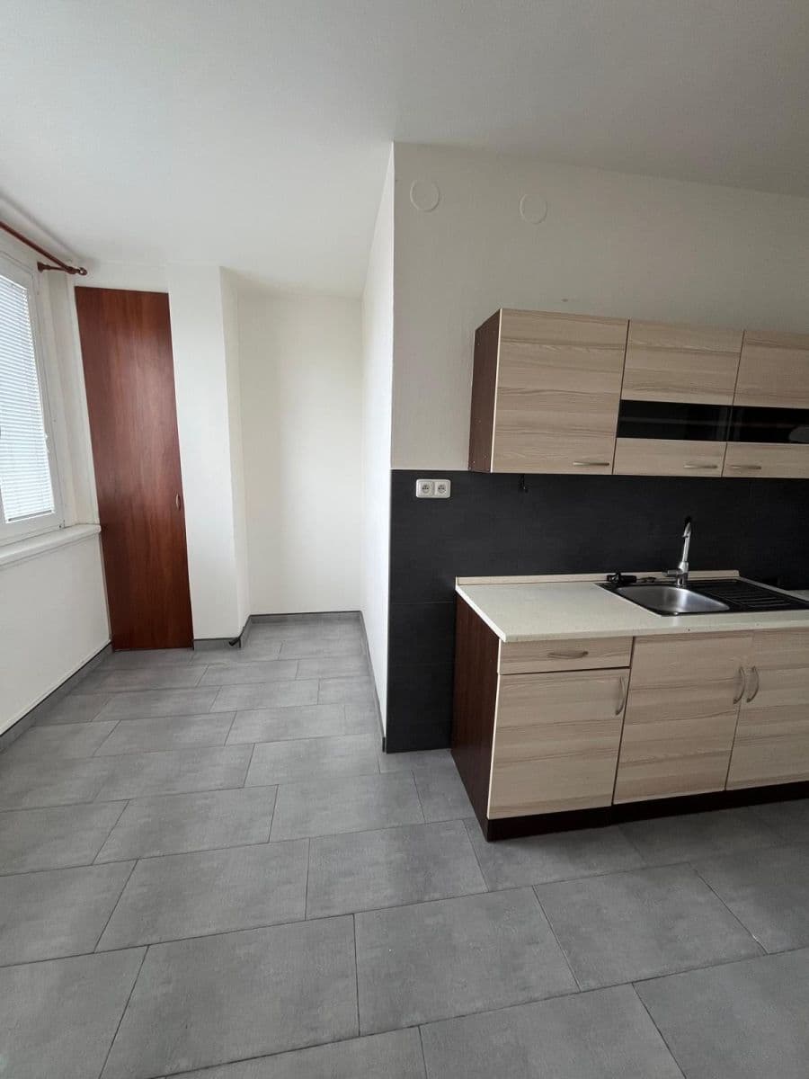 Pronájem bytu 2+1 62 m², Macháčkova, Plzeň, Plzeňský kraj Pronájem bytu 2+1 62 m², Macháčkova, Plzeň, Plzeňský kraj